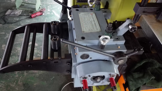 20 mm Diameter Medical Cap Coil Feed Line Menggunakan Yaskawa atau Mitsubishi Servo Motor dan 200 Ton Tekanan Memastikan Manufaktur