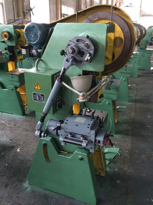 Touch Screen PLC Automated Coil Feeder mampu memberi makan dengan tepat dari 20 mm Bagian Diameter Cap Obat dalam Manufaktur