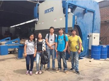 Ketebalan Tiang Tinggi 16mm dan Rentang Pengukur Belakang 600mm CNC Folder Bender untuk Persyaratan Pelanggan